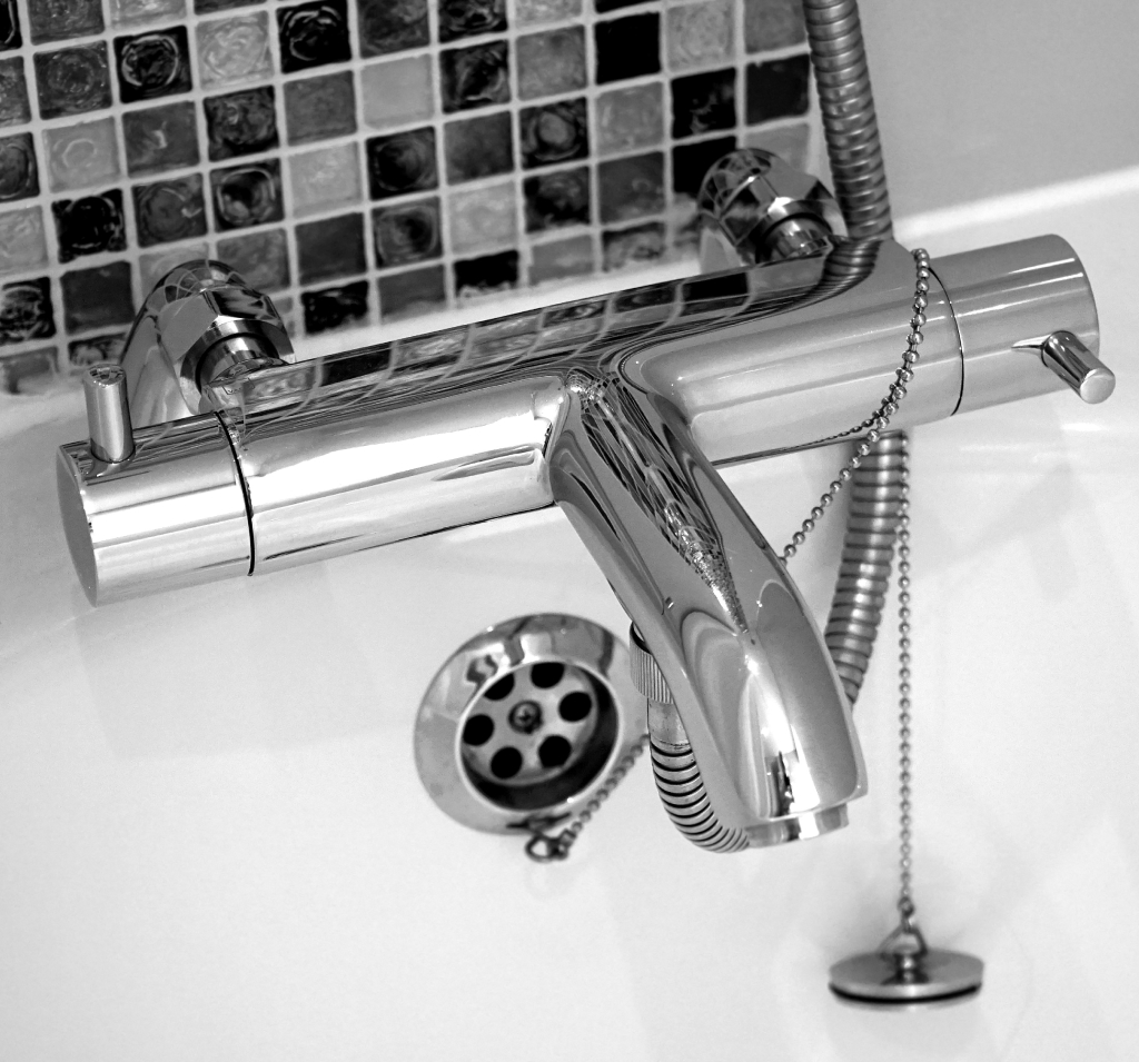 Как правильно установить смеситель для ванны своими руками